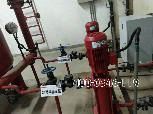 住宅區(qū)發(fā)生火災(zāi)消防救火造成第三方財(cái)產(chǎn)損失誰(shuí)承擔(dān)責(zé)任？